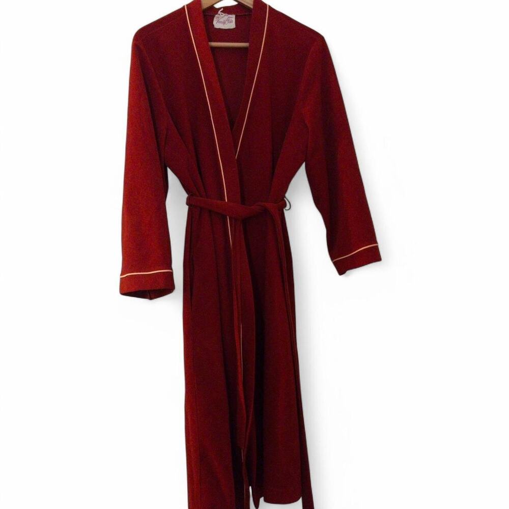 Vintage vanity fair robe